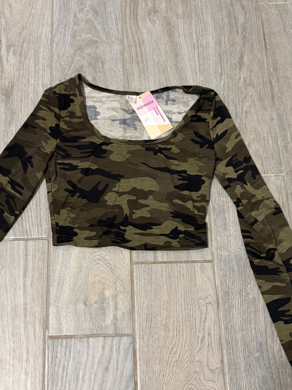 NWT! Women's WDirara Cropped Camo Shirt - XS